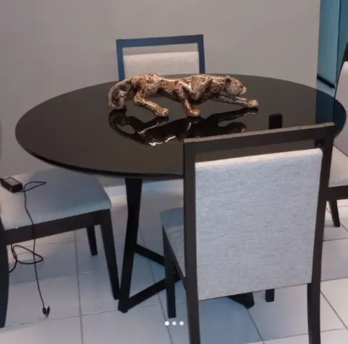 Mesa de vidro redonda ( leia a descrição)