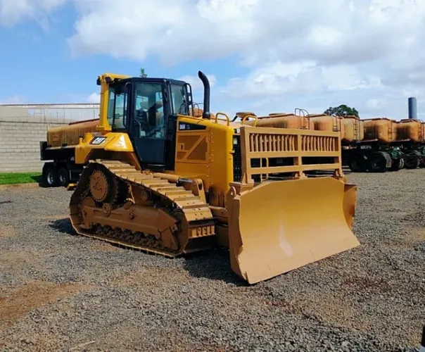 Trator de Esteira Caterpillar D6N XL ano 2013 em SP