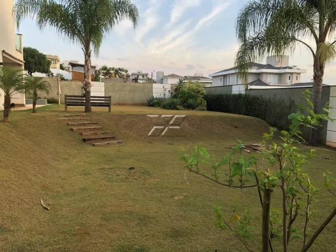Terreno em condomínio à venda no Campos do Conde