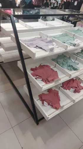 Mesa expositora de centro 
