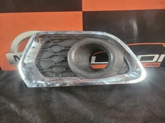 Moldura do Farol de Milha Esquerdo Renault Sandero Logan 2015 a 2020 Friso Cromado (c Furo