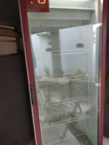 geladeira expositor grande, não parcelo, mas aceito troca. 220 w