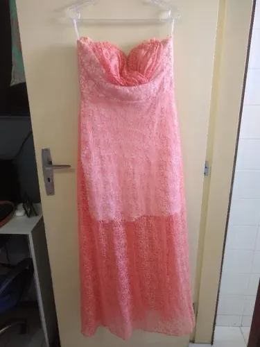 Vestido londo tamanho P, USADO, porém semi novo. Da loja NINA, BANANA MAÇÃ.