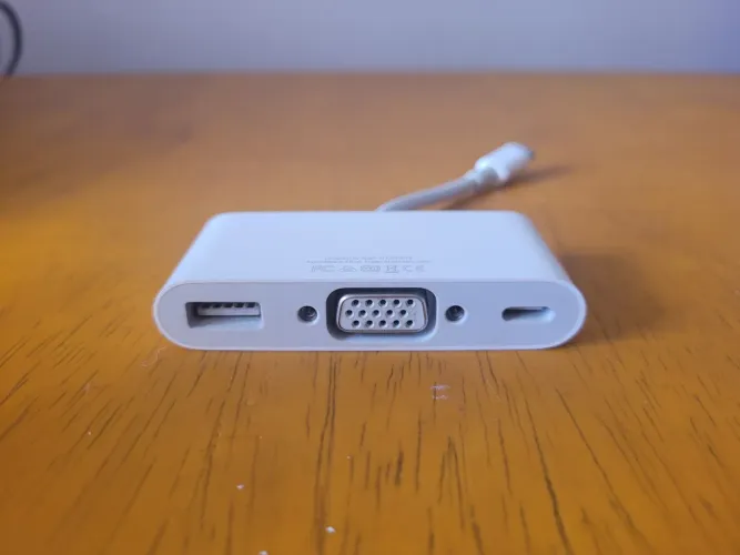 Adaptador Multiporta VGA / USB-C Original Apple