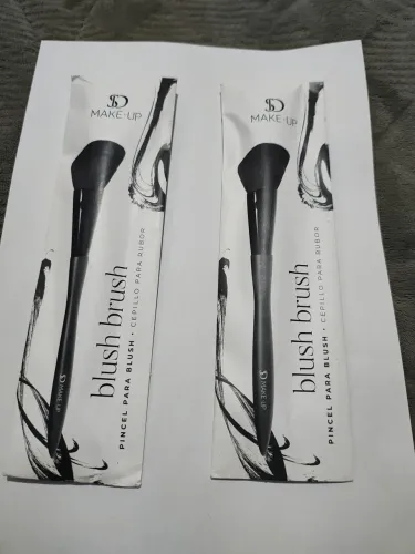 Pincel profissional para blush marca BD MAKE UP