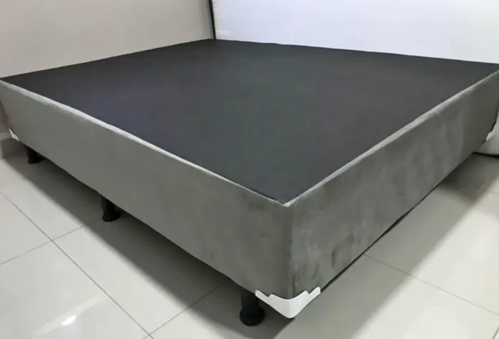 Base Box Cinza Estilo Moderno