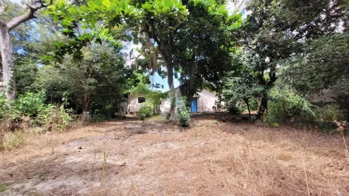 Terreno à venda no bairro Bom Retiro em Joinville, por R$ 1.200.000.00.