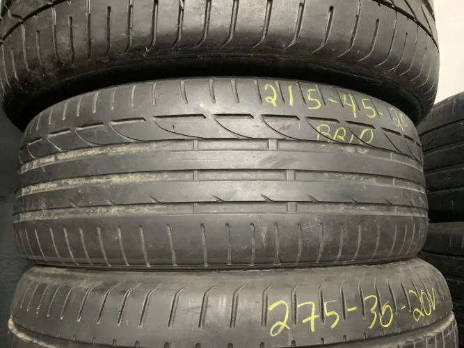 Pneu 215/45/20 por 250$ peça única Bridgestone meia vida