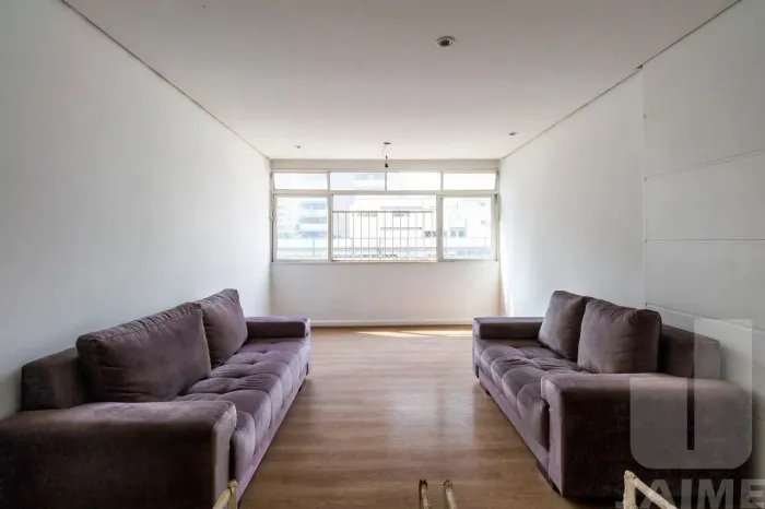 Reformado e pronto pra entrar, 2 dormitórios, próximo a shopping Higienópolis e comércios.