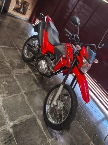 Vendo uma Bross 160 zerada, linda moto