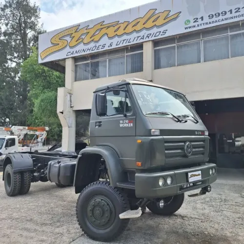 Volkswagem 15210/2014 4x4 Worker Toco Traçado no chassi