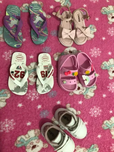Lote de calçados infantil Menina