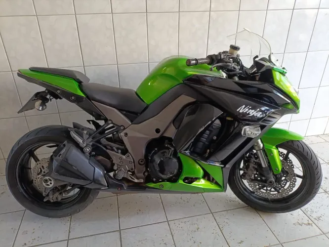 nov1012ページ NINJA ZX-10R 2012