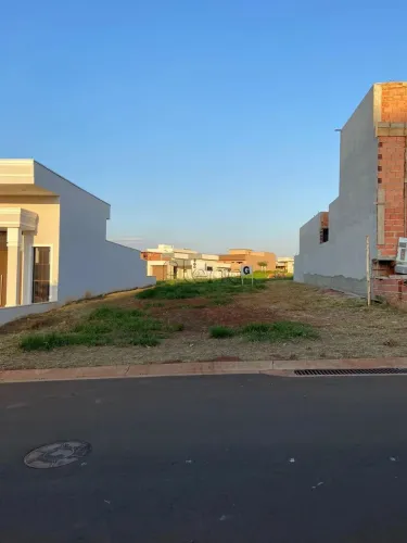 Terreno á venda com 300 m² no Parque Brasil 500, Paulínia