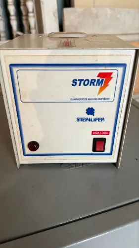 eliminador de agulhas injetáveis Storm Sterilifer bivolt 110 / 220v