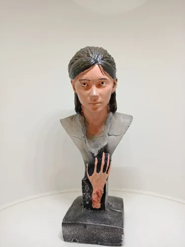 Escultura de Busto Feminino Tlou Ellie