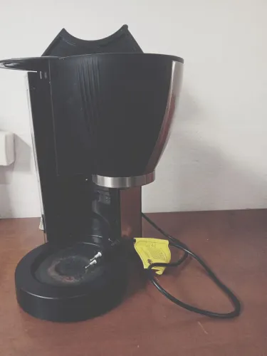 Cafeteira elétrica HYUNDAI. 220 V.