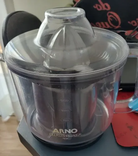 Espremedor de frutas Arno 220V