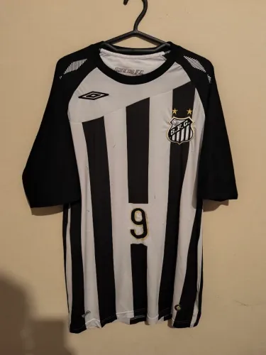 Camisa do santos FC umbro tamanho G original com furo e descosturando igual as fotos