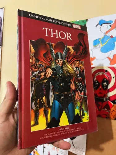 Thor salvat capa vermelha lacrada