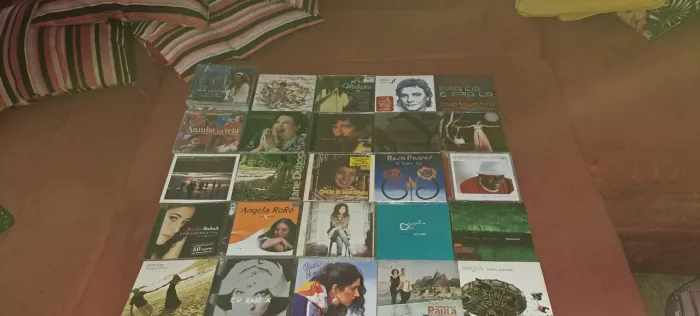 27 cds lacrados e autênticos 20,00 cada.