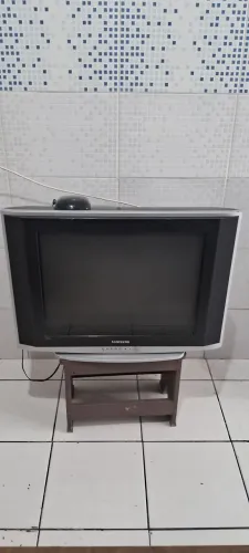 Tv de tubo 29 polegadas + Conversor e controle
