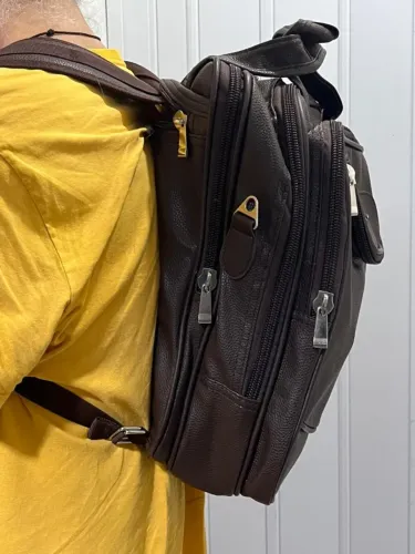 Mochila Mont Blanc couro Marron, nova, sem uso, importada de portugal