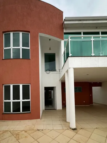 Casa à venda em Sorocaba-SP, Jardim Astro, 3 quartos, 1 suíte, 2 salas, 3 banheiros, 2 vag