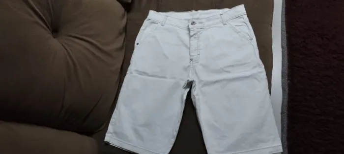 Short branco tamanho 16 anos