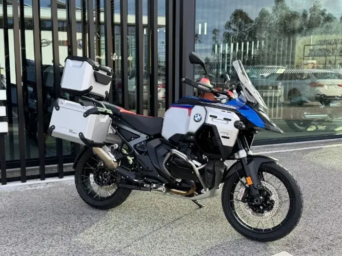 BMW R 1300 GS Adventure Trophy 2026 - Rodas Pretas