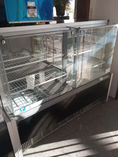 NZ. Vitrine dupla Refrigerada e Aquecida 1 40m Gelopar