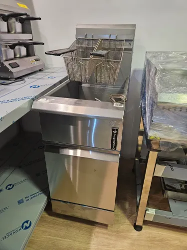 fritadeira a gás prime 20L com zona fria - a pronta entrega
