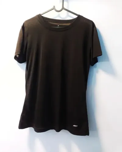 Camiseta Preta Feminina - Tamanho P