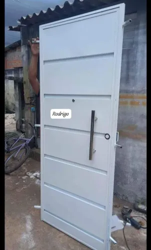 Fabricamos qualquer modelo de porta portão janela proteção escada guarda-corpo estrutura 