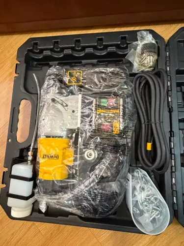 DeWALT DWE1622K