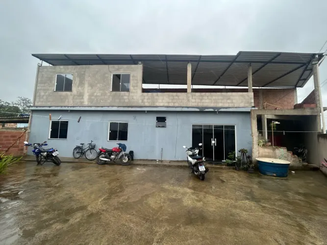 Vendo casa em Paracambi 180.000 bairro Guarajuba casa com dois anos de uso