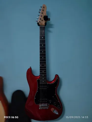 Guitarra Giannini G102 + Pedaleira Cuvave: Vendo ou troco por aquário 200l+ com móvel