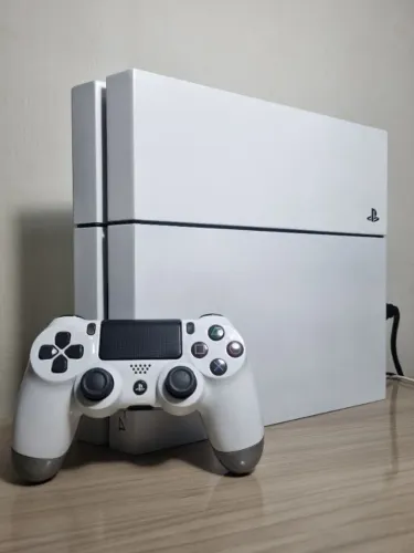 PS4 500GB + Controle Vendo ou Troco