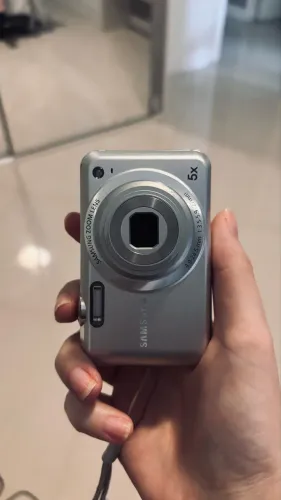 Samsung ES70 12.2MP - Câmera Digital Compacta Vintage