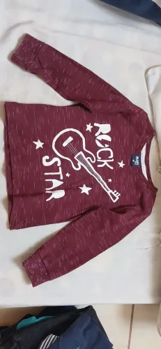 Lote de roupas infantil menino para retirada.