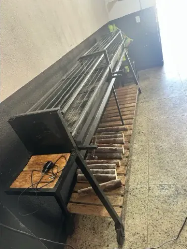 Churrasqueira Profissional Grande em Aço - Excelente Estado