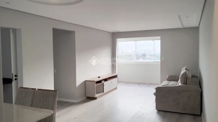 Apartamento 03 quartos com dependência, lavabo e vaga de garagem - Corrego Grande - Floria