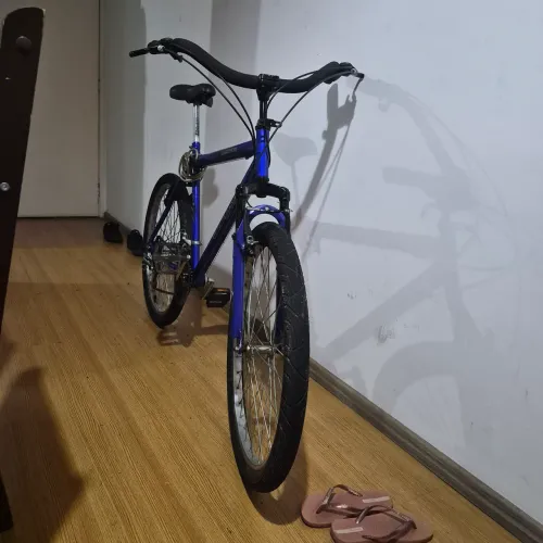 Bicicleta aro 26 muito nova