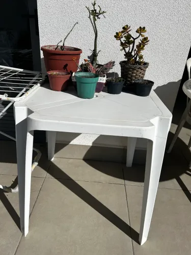 Mesa de plástico área externa