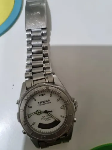 Relógio Casio ótimo