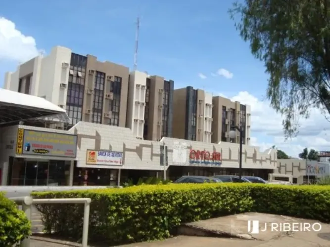 SHLS 716 - CENTRO CLÍNICO SUL - LOCAÇÃO SALA COM ARMÁRIOS - 36 m² ÚTEIS E UMA VAGA DE GARA
