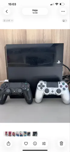 PlayStation 4 com dois controles originais