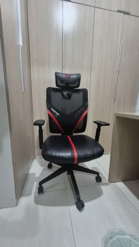 Usada Cadeira Ergonômica Gamer ThunderX3 Yama1 Vermelha<br>THUNDERX3