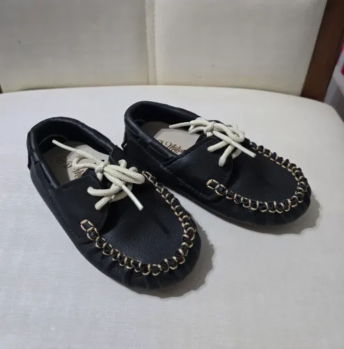 Sapatinho Mocassim Preto Com Cadarço Príncipes. Tamanho 21