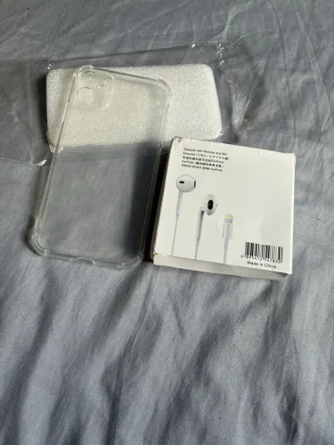 Capinha e fone iphone 11